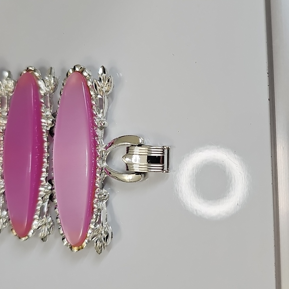 Gorgeous Pink And Silver Tone Bracelet - Picture 4 of 4